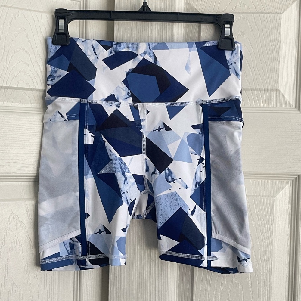 Tail Desi Shorts - Crystal Marble - women's white blue size XS.  CONT O